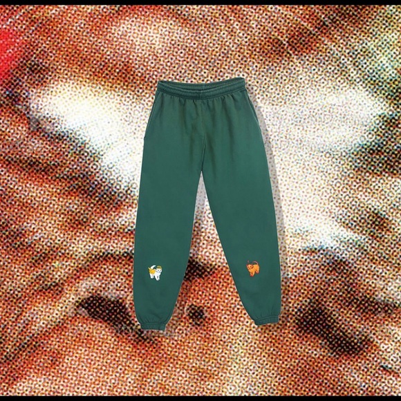 LOOKING TO TRADE FOR A SMALLER SIZE - Picture 2 of 2